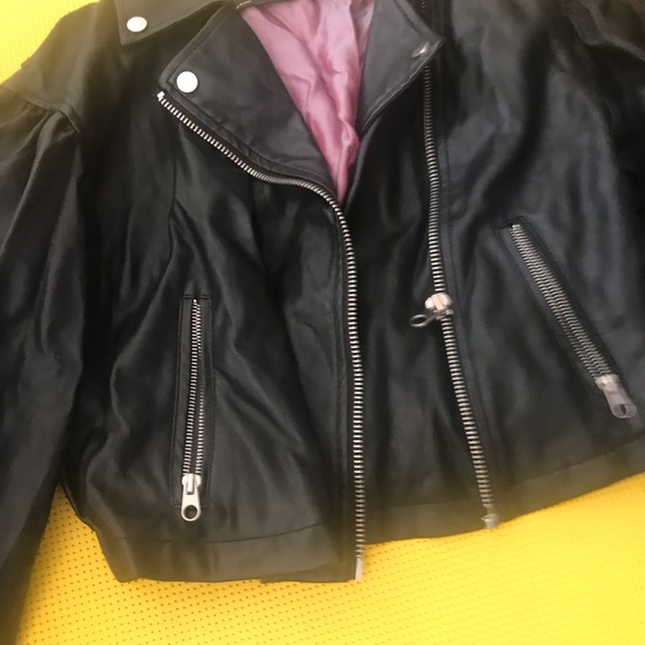 Zara basic faux leather jacket avec manches un peu bouffantes - Picture 11 of 11